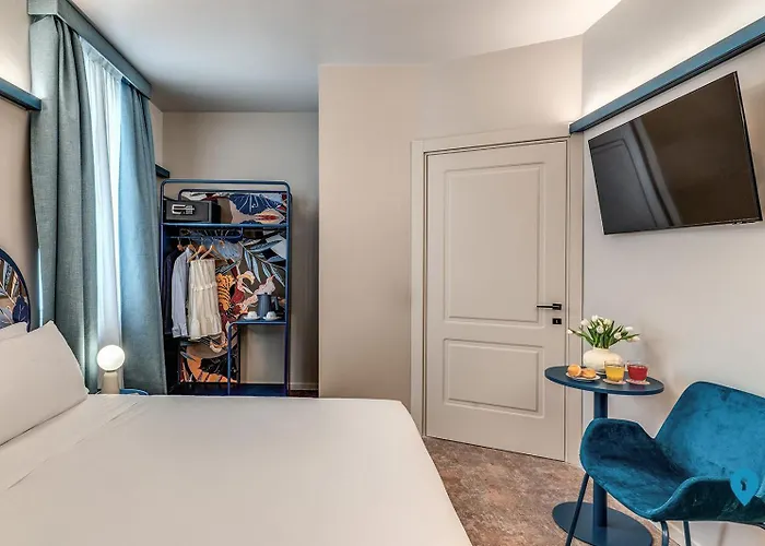 Triplyrooms Collection - Station 3*